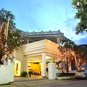 Rainbow Beach Hotel